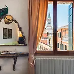 Apartment Incredible Location In San Marco's Square, *