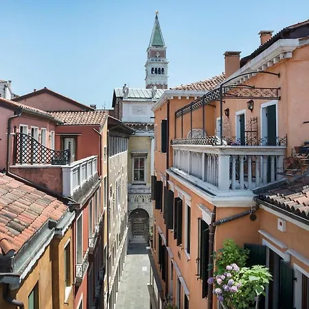 Incredible Location In San Marco's Square, * Venise